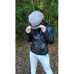 Gatsby gris con visera charol