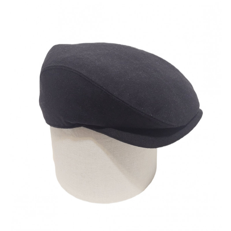 Irlandesa en paño negro