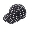 Cap blanco y negro