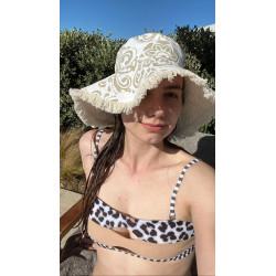 Capelina búlgaro con flecos